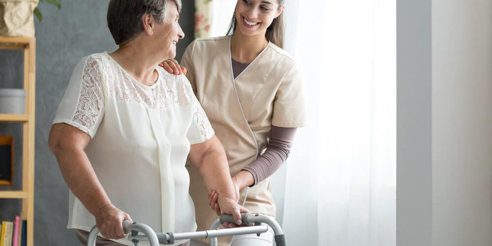 שירותי סיעוד לקשישים אילו שירותים מעניקות חברות הסיעוד?